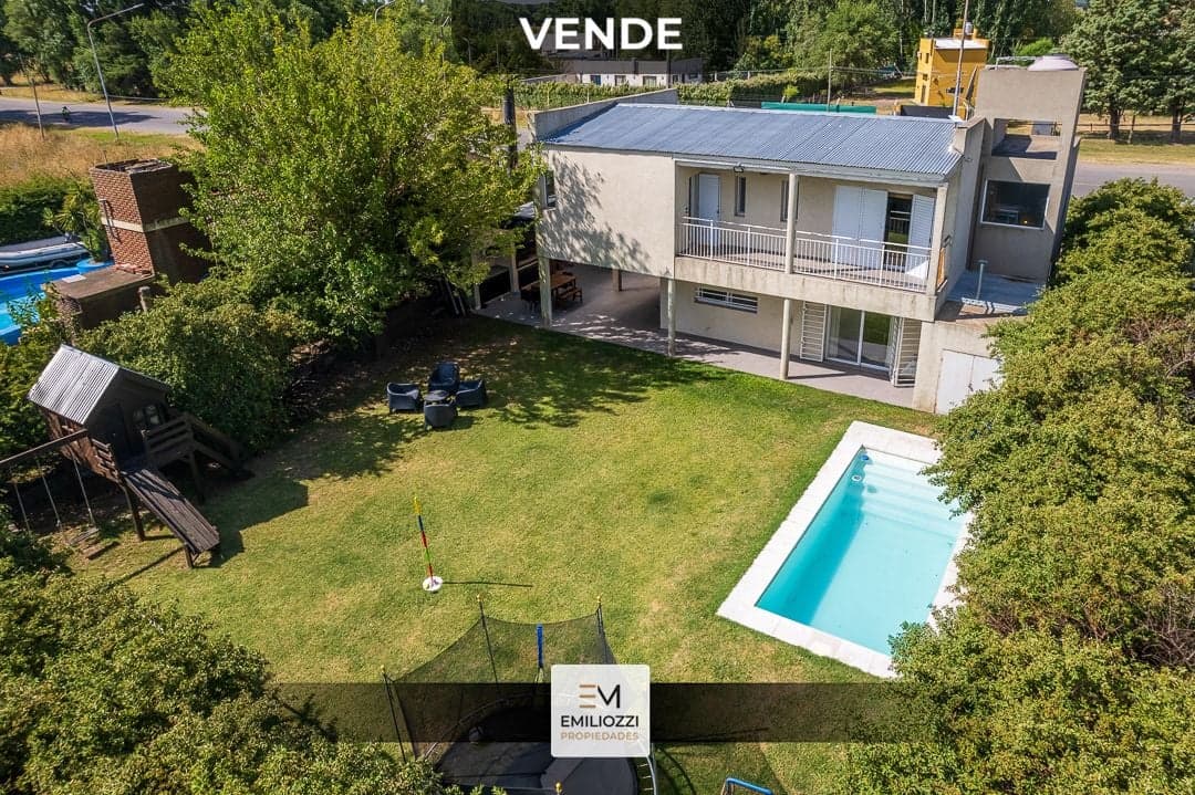 EN VENTA CASA SOBRE AUTOPISTA FORTABAT