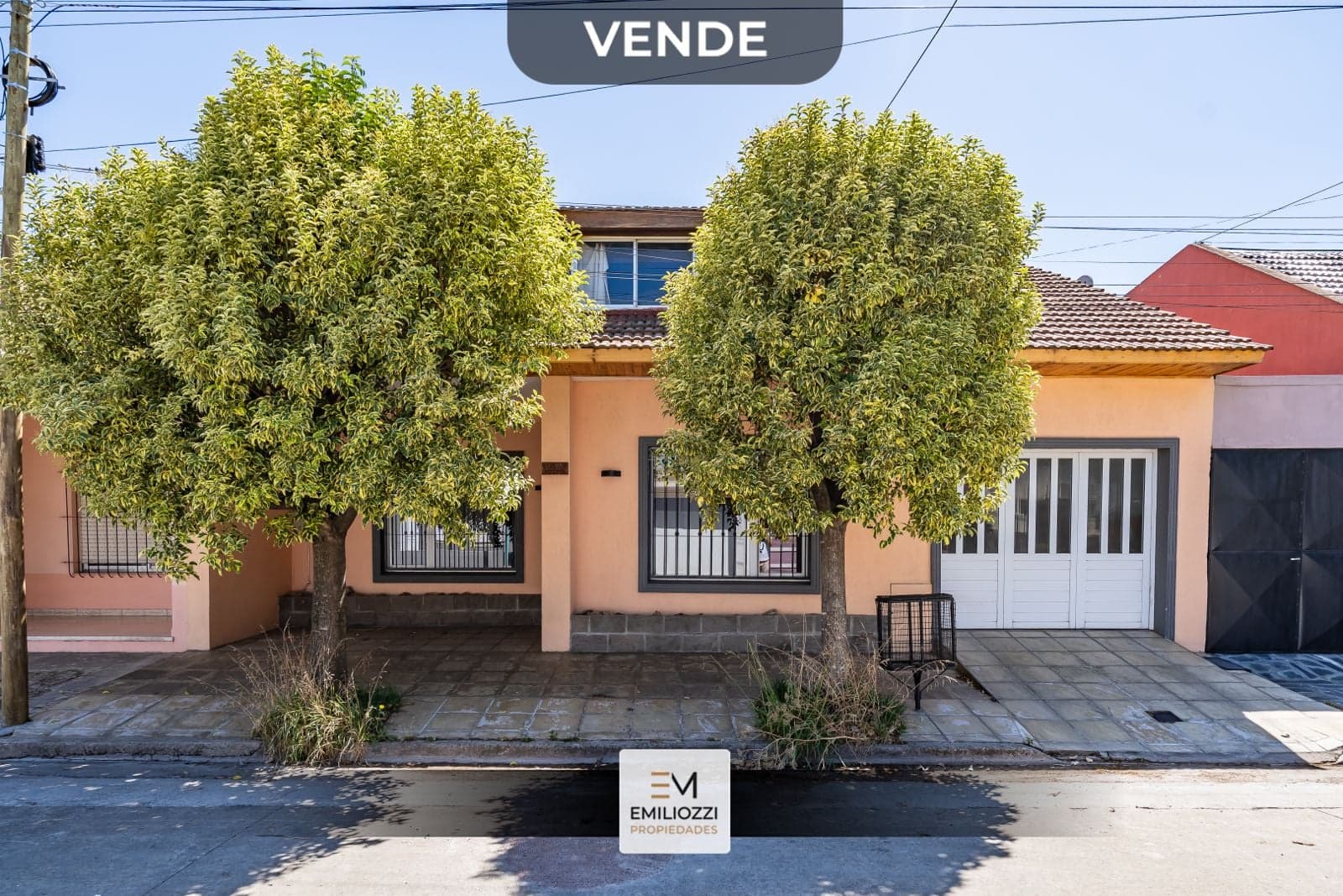 EN VENTA CASA DE TRES DORMITORIOS