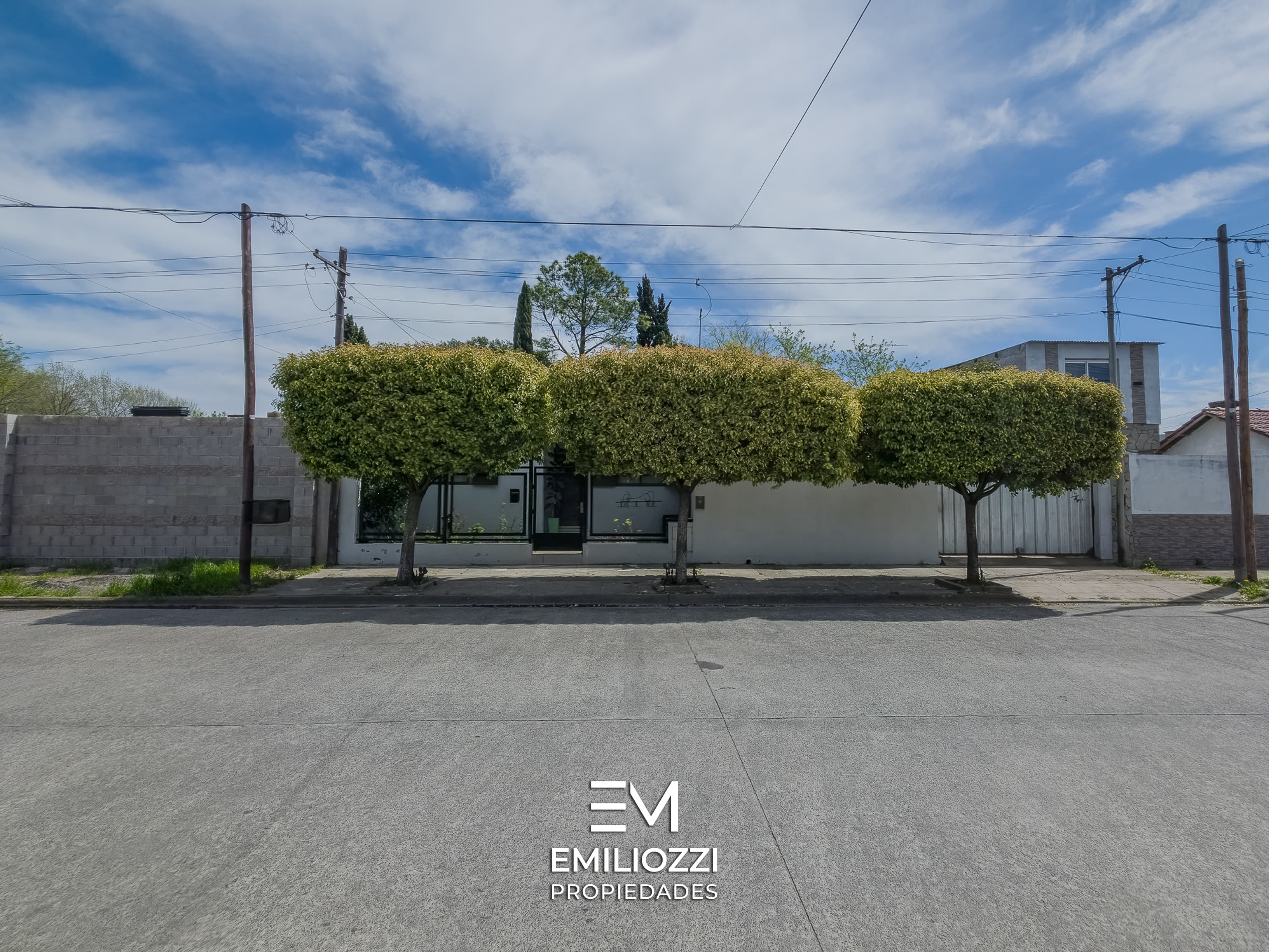 Casa 3 Dormitorios en Barrio Luján