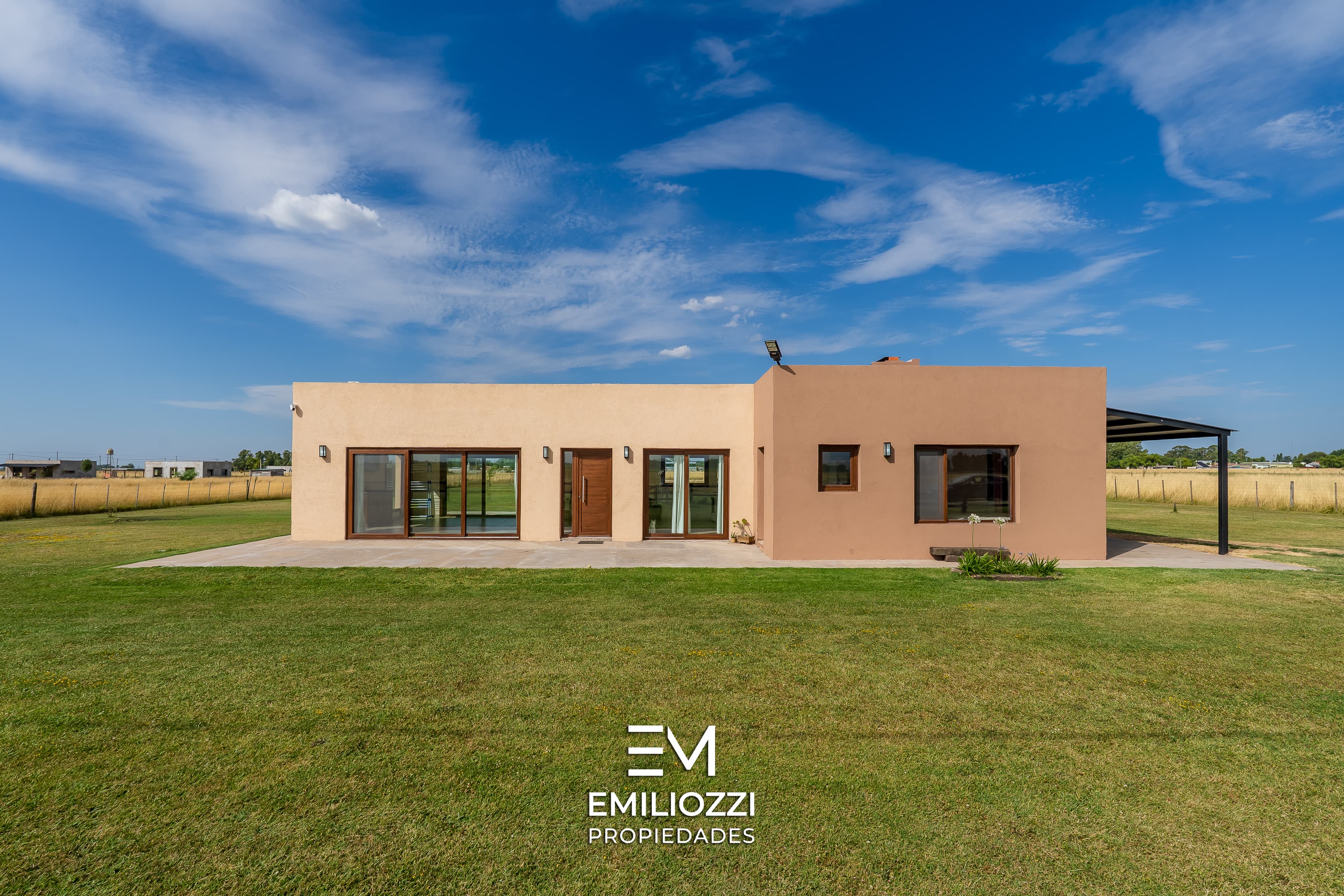 EN VENTA CASA MODERNA EN COLONIA HINOJO