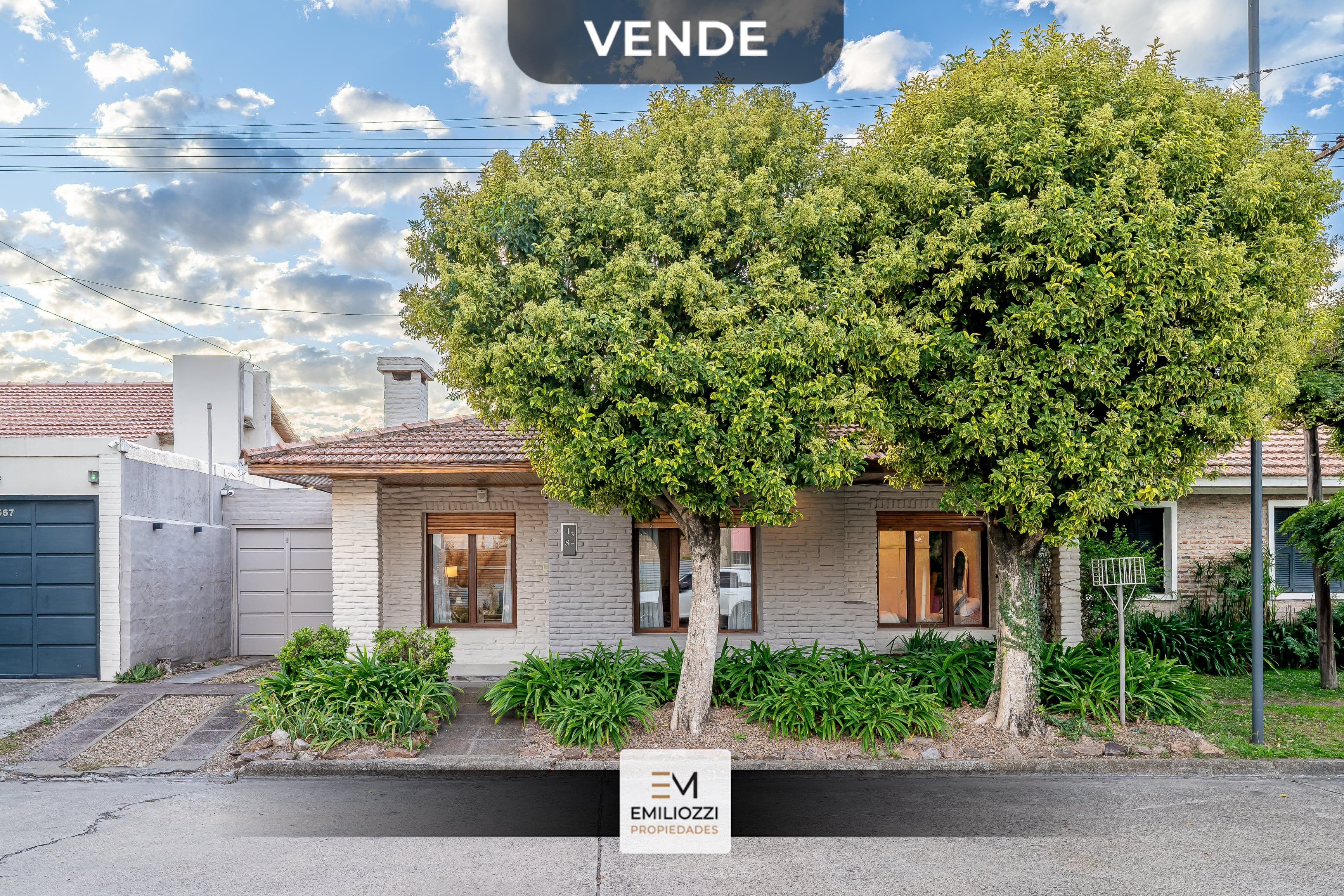 IMPERDIBLE CASA EN MARIANO MORENO ¡APTA CRÉDITO HIPOTECARIO!